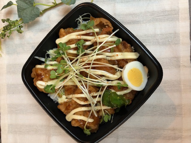 【人気メニュー】チキンマヨ丼 vs ヘルシー弁当