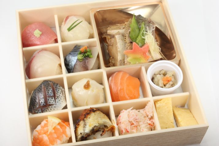地魚の手毬寿司と魚のあら炊き膳～特上～