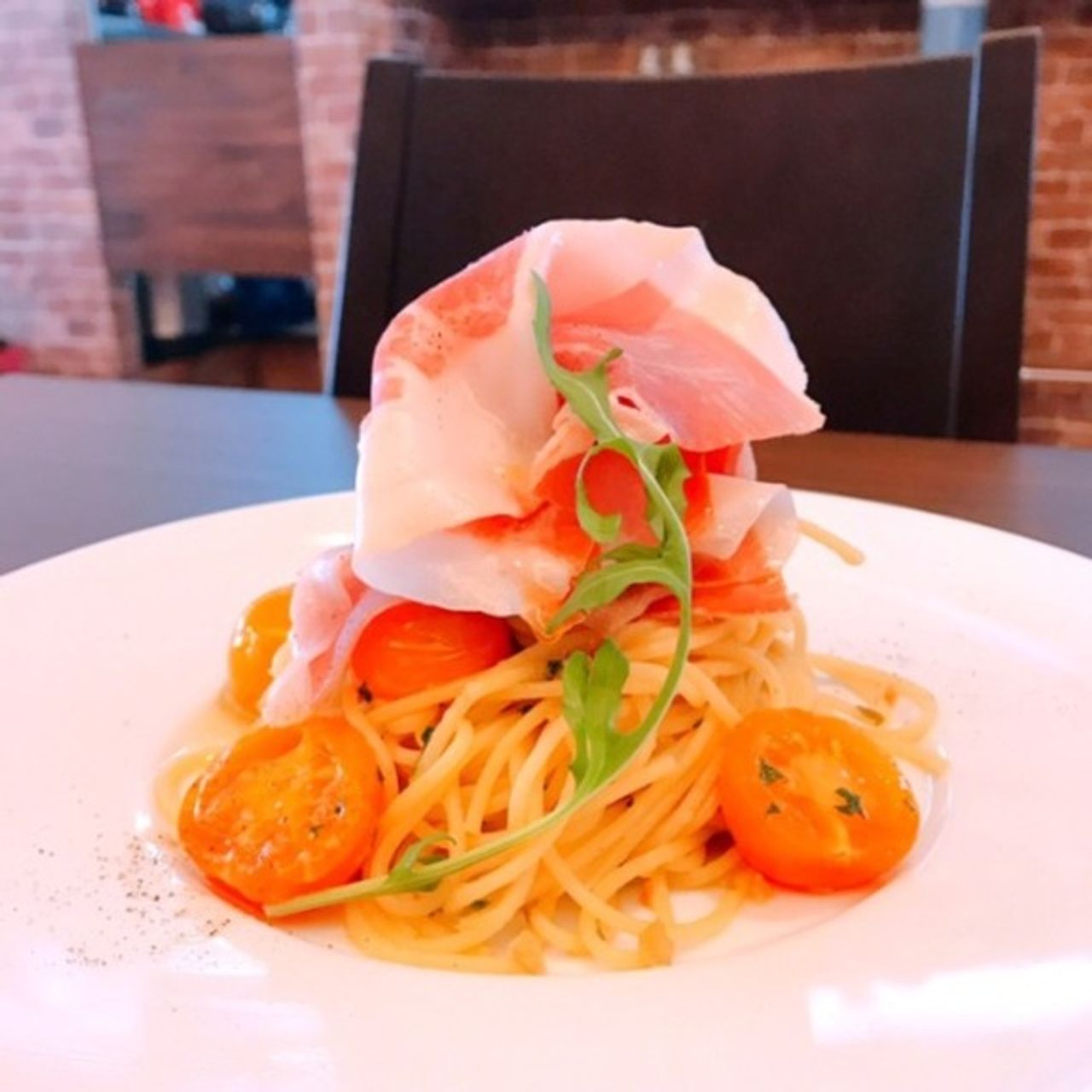 生ハムとミニトマトのペペロンチーノ