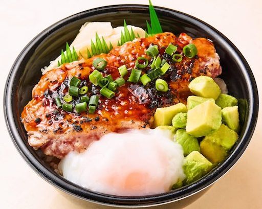 N94.炭火風味炙りねぎとろアボカド温玉丼