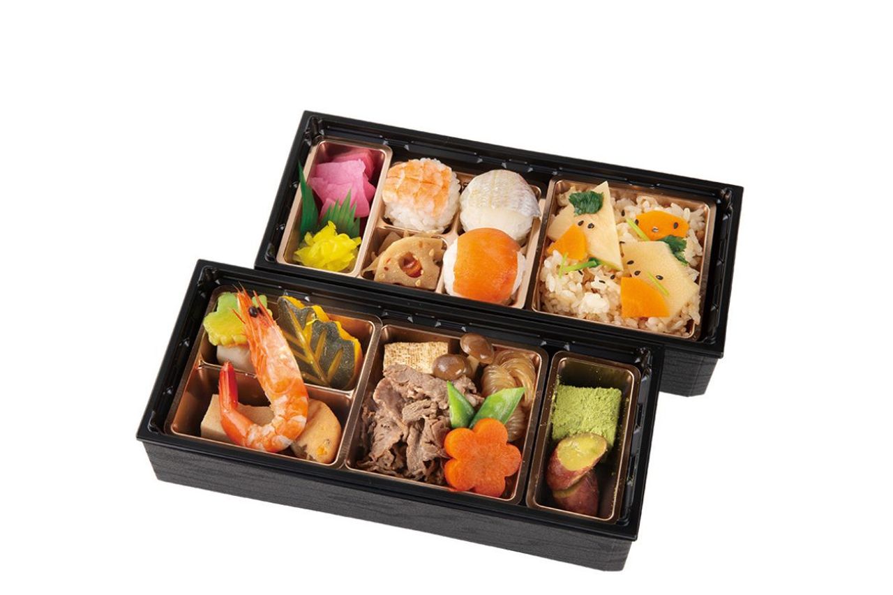 30.牛すき焼と山城筍飯、手まり寿司のお弁当
