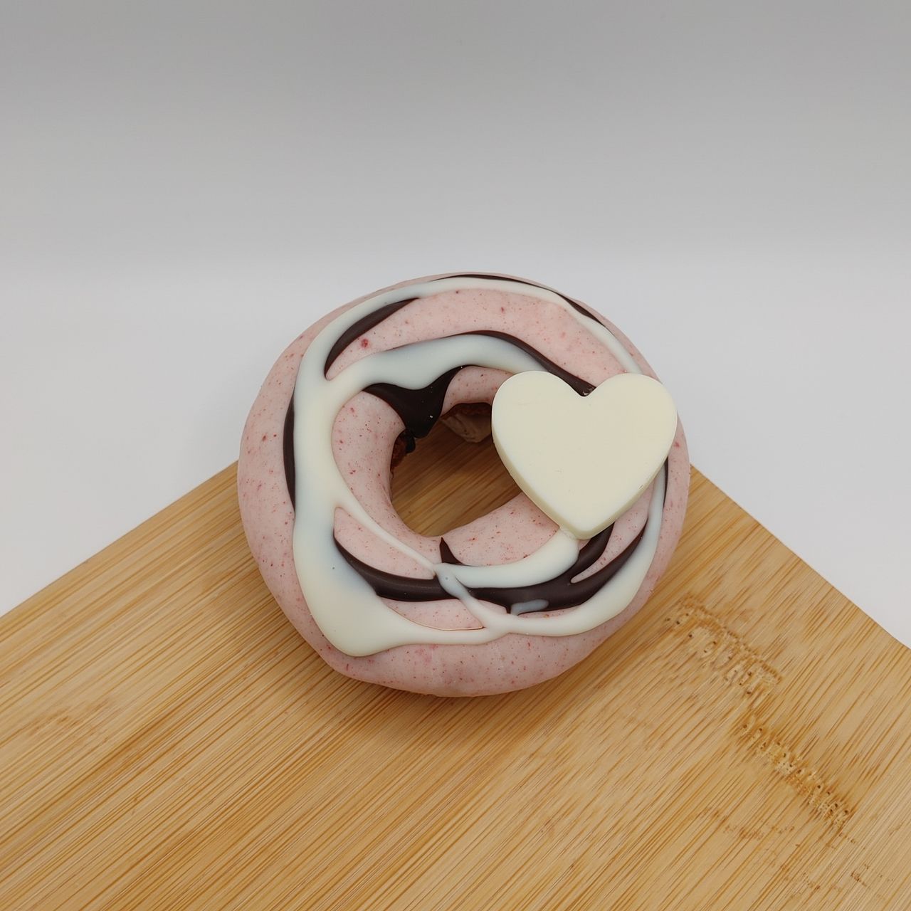 バレンタイン限定:ハートドーナツ