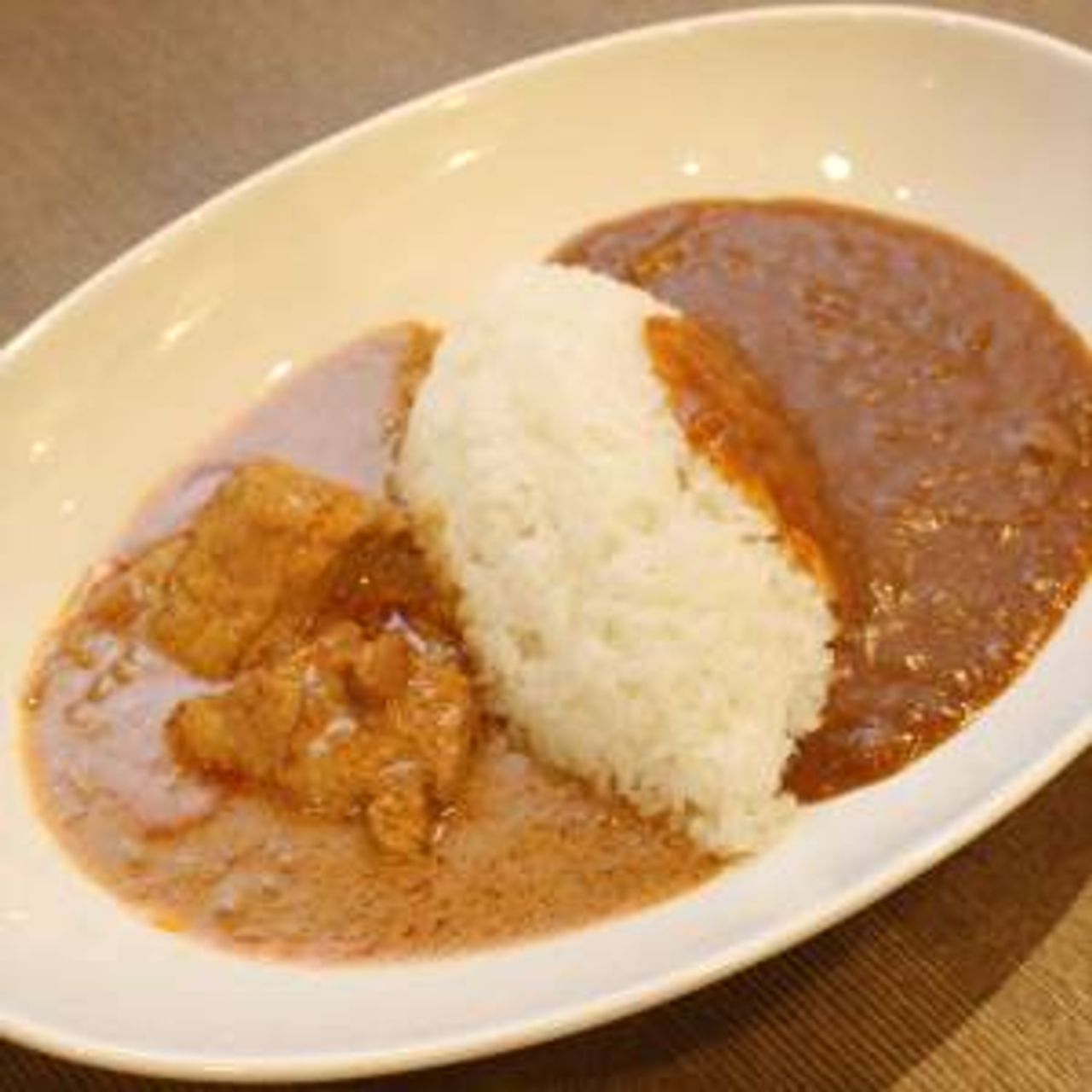 あいがけカレー（マイルドカレー、チキンカレー）