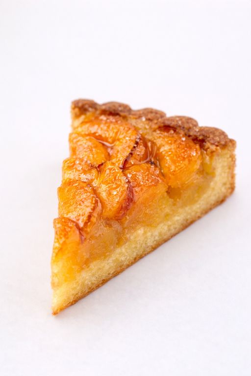 店内焼き上げ バター香るアプリコットのタルト