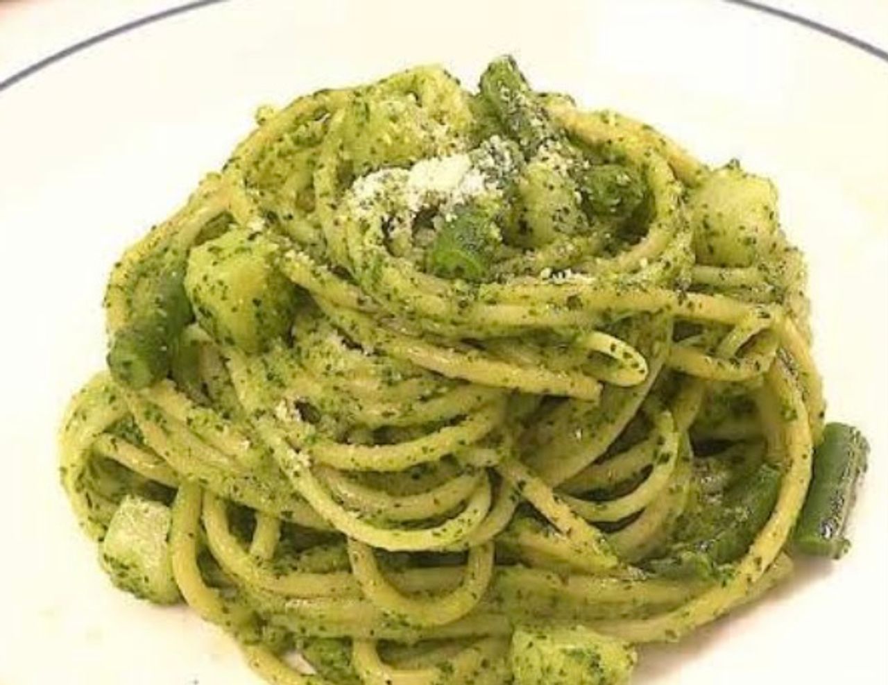 季節野菜のジェノベーゼパスタ(バジルソース)