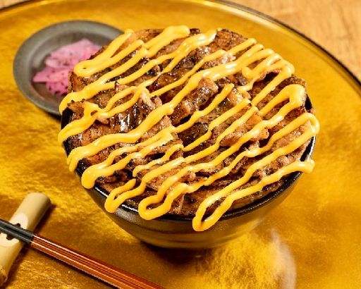 濃厚チェダーチーズ魔神の豚丼