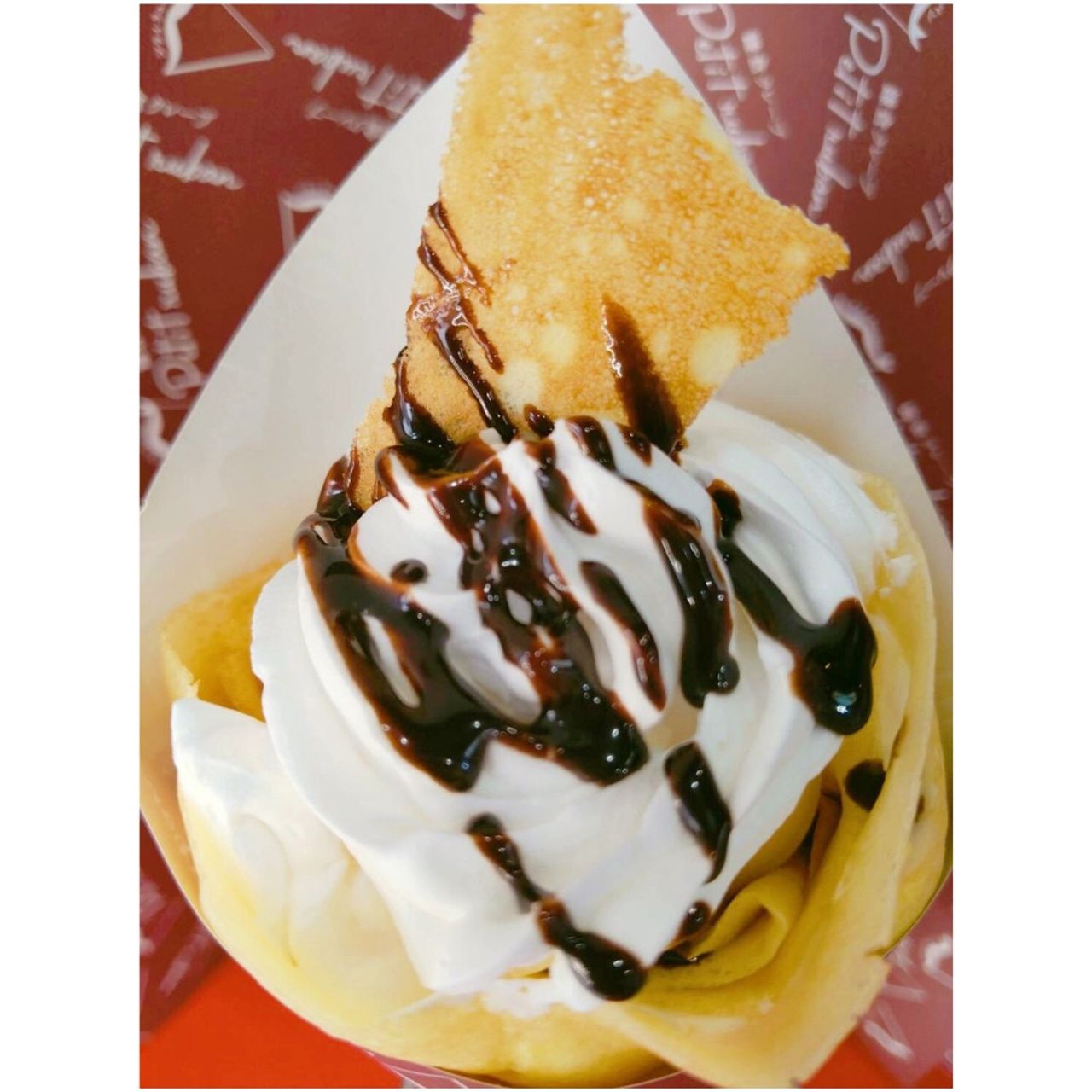 チョコソースと純正生クリーム