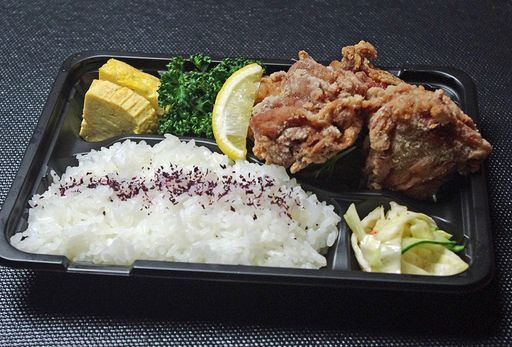 「鳥楽」のからあげ弁当