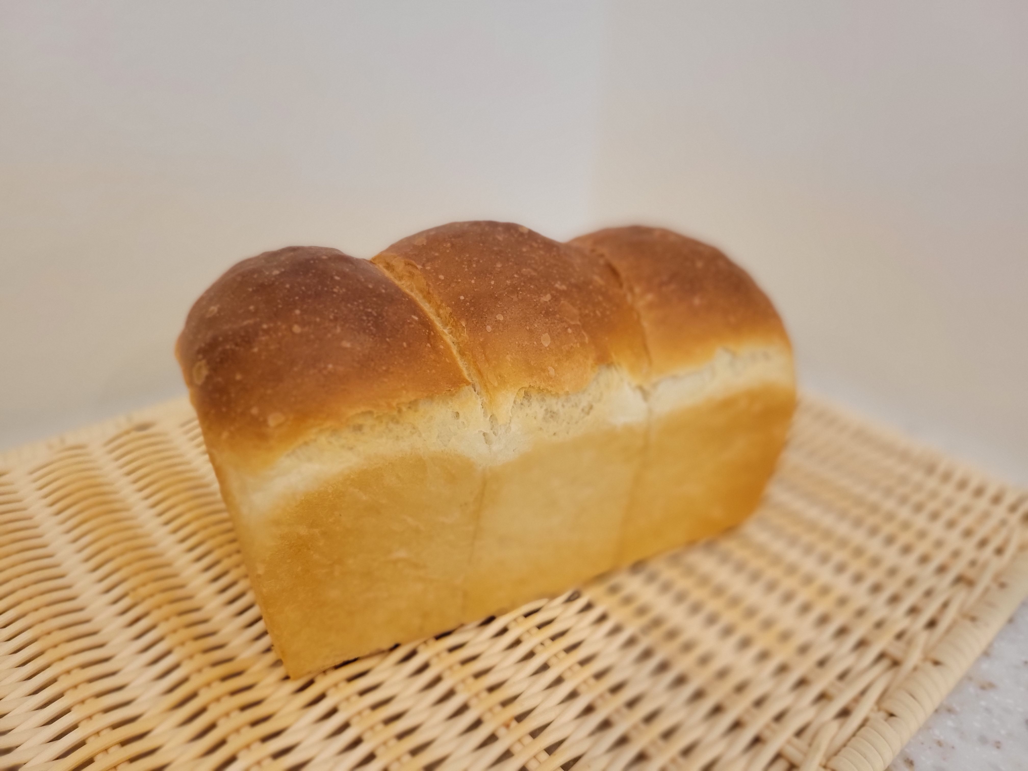 3つ山食パン（パン・ド・ミー）1斤