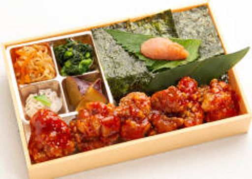 ヤンニョムチキンの海苔弁当