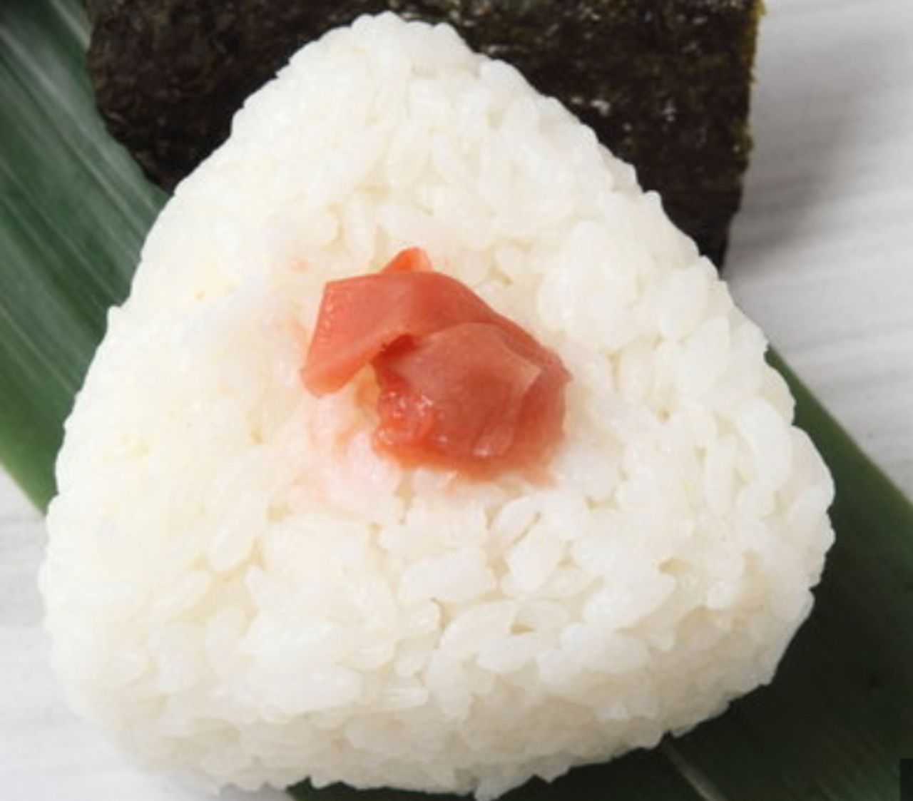 おにぎり（梅しそ）1個　/   1 rice ball (plum )