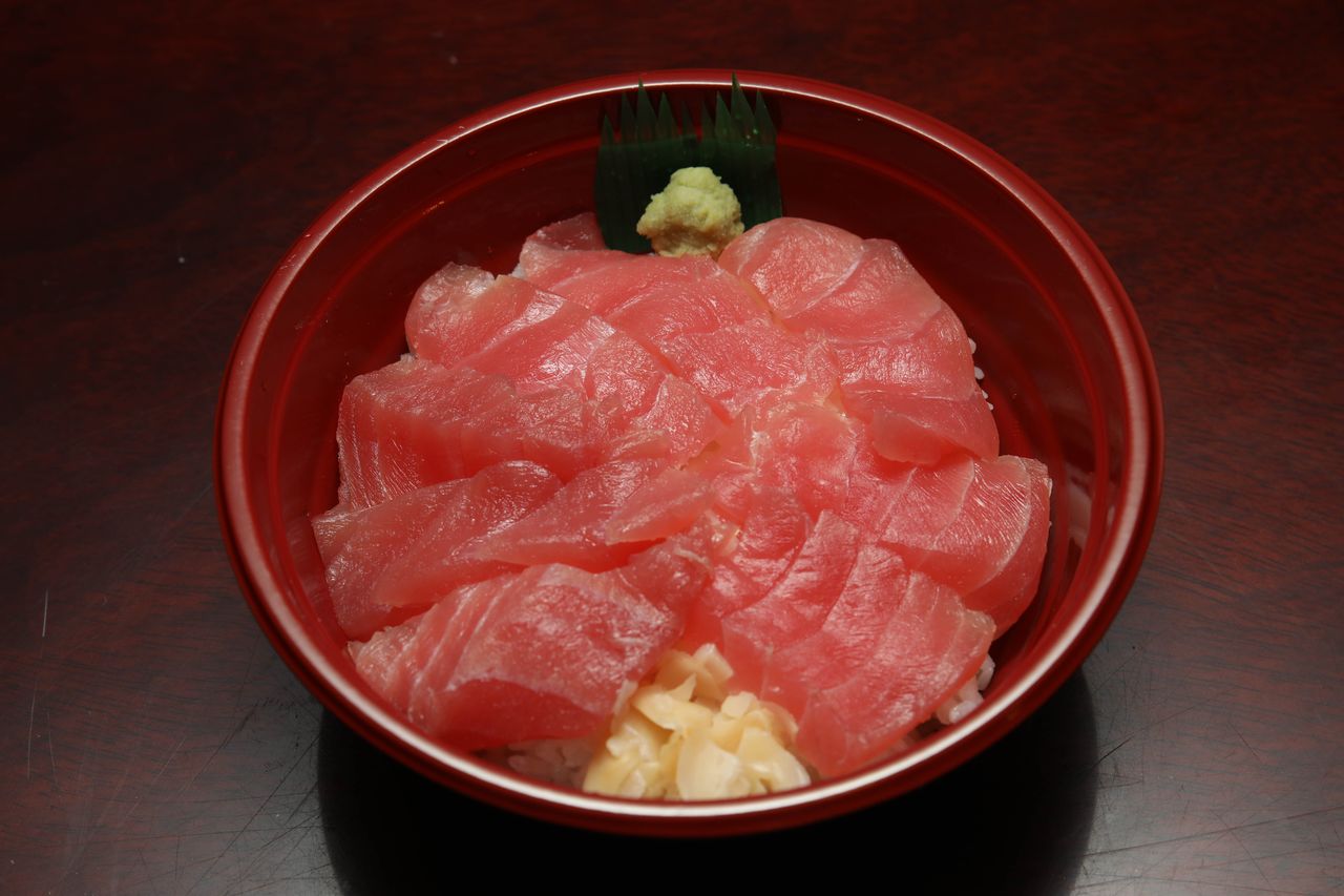 マグロ丼