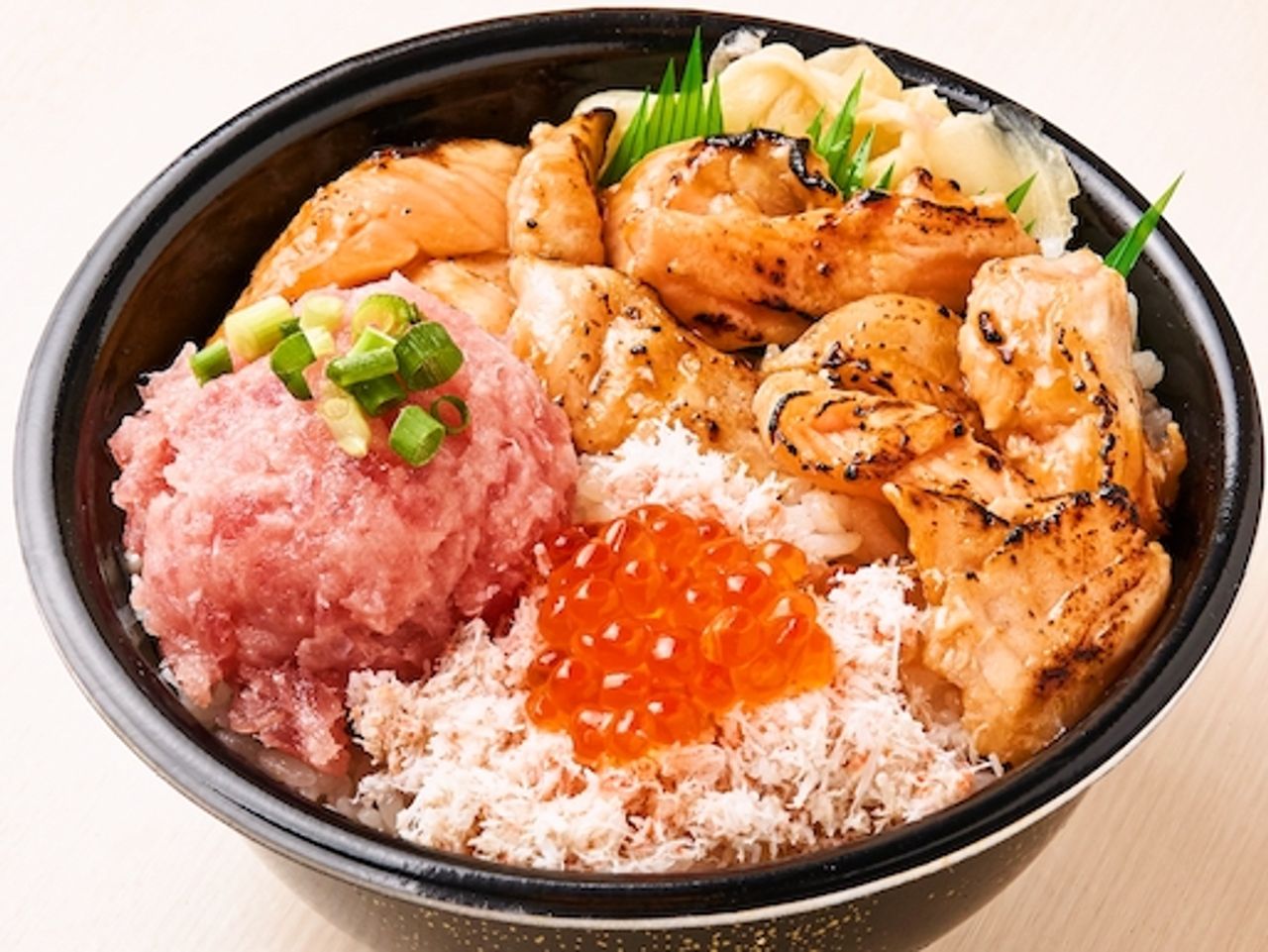 27.ねぎとろ縁側いくら丼(Negitoro engawa ikura bowl )