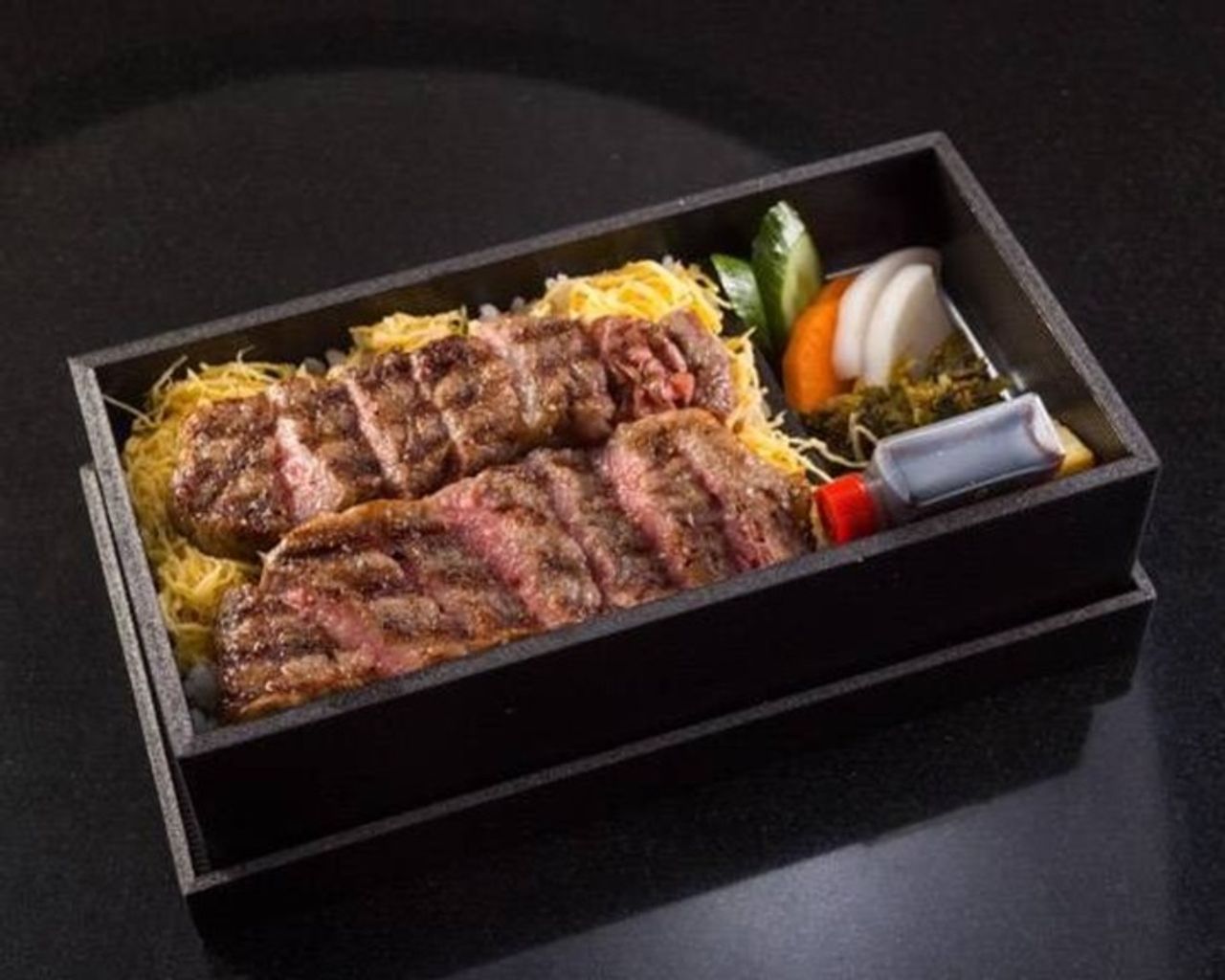 黒毛和牛ステーキ重