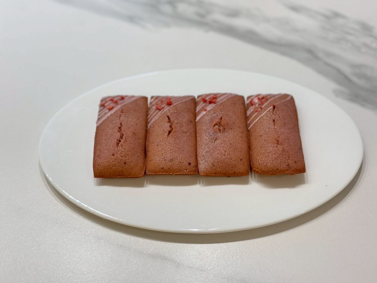 フィナンシェ　いちご　朝焼き