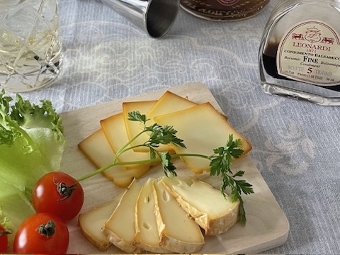 燻製チーズ(約100g)