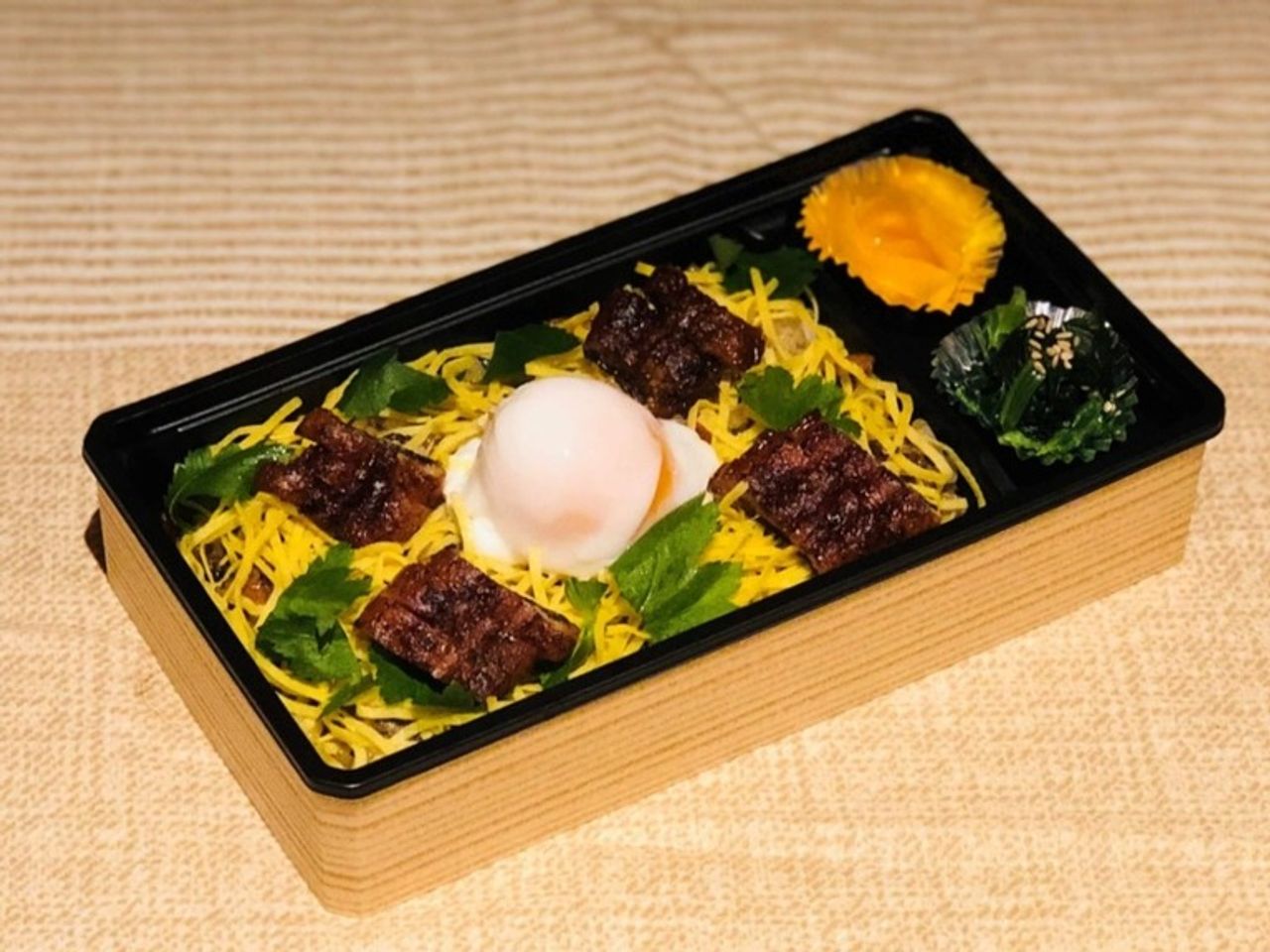 浜名湖うなぎ『ぼく飯』〜温玉添え〜