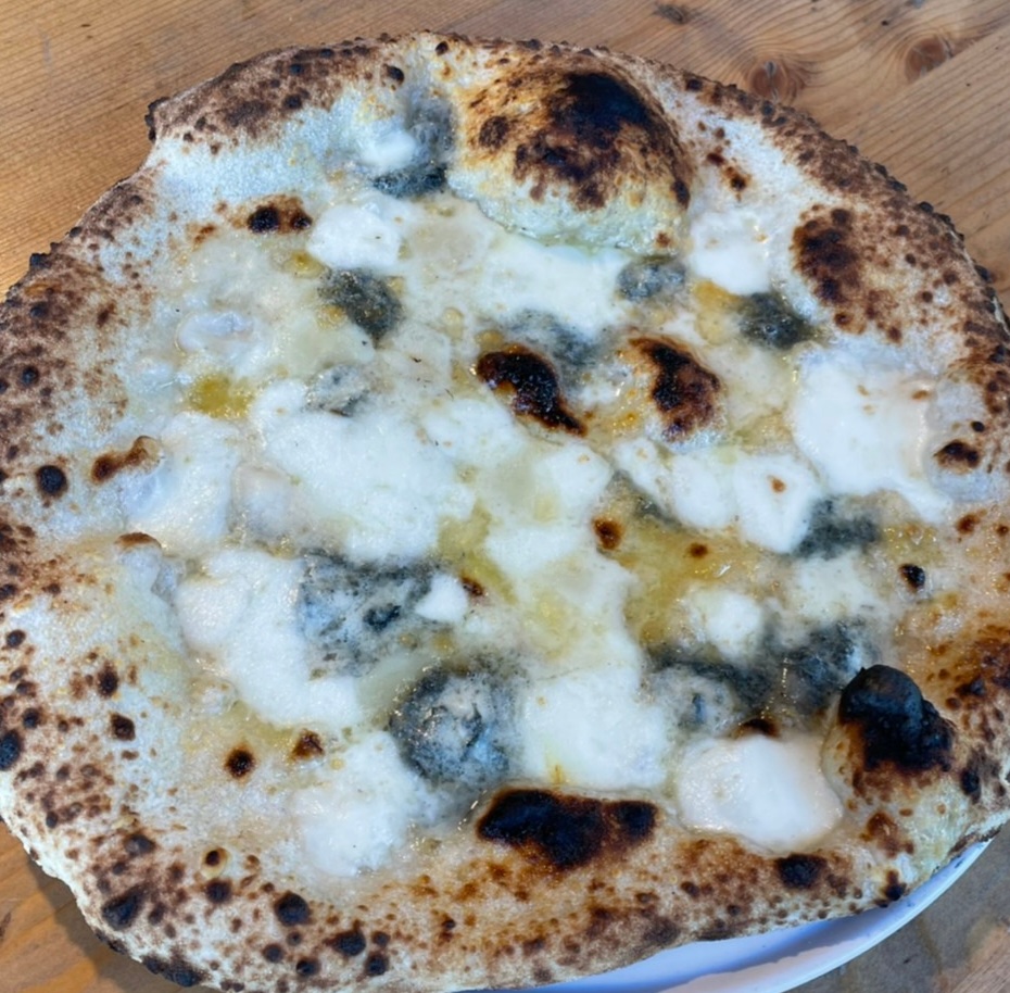 クワトロフォルマッジ～4種のチーズのピッツァ～
