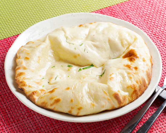 GARLIC CHEESE NAANガーリックチーズナン