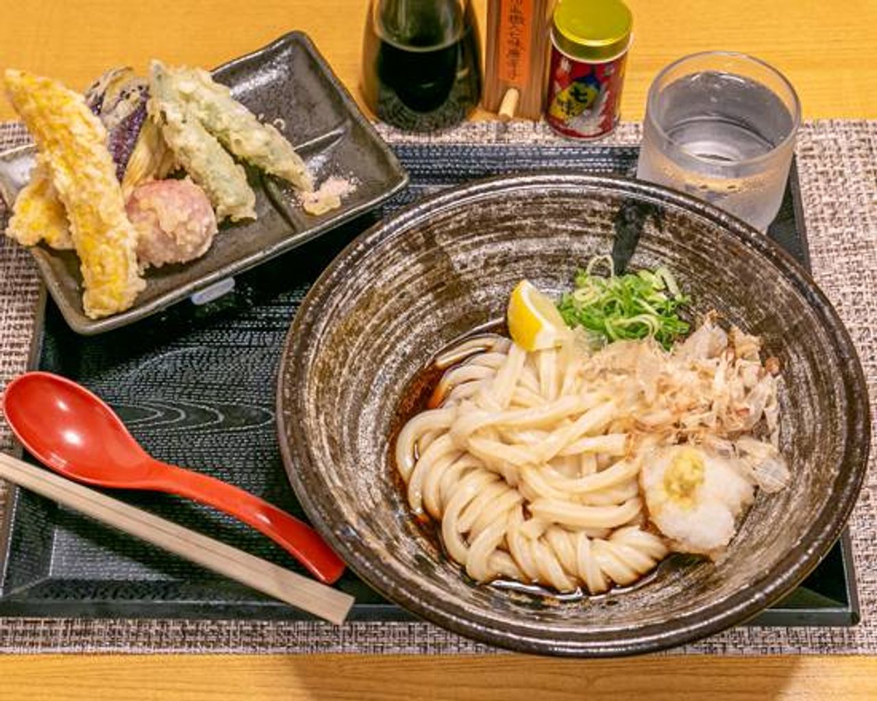 季節の野菜天うどん