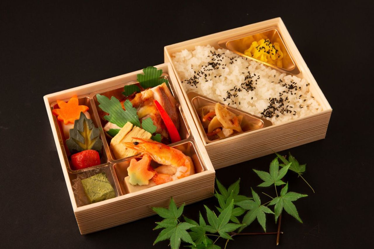 8.鶏照焼のあじわい弁当