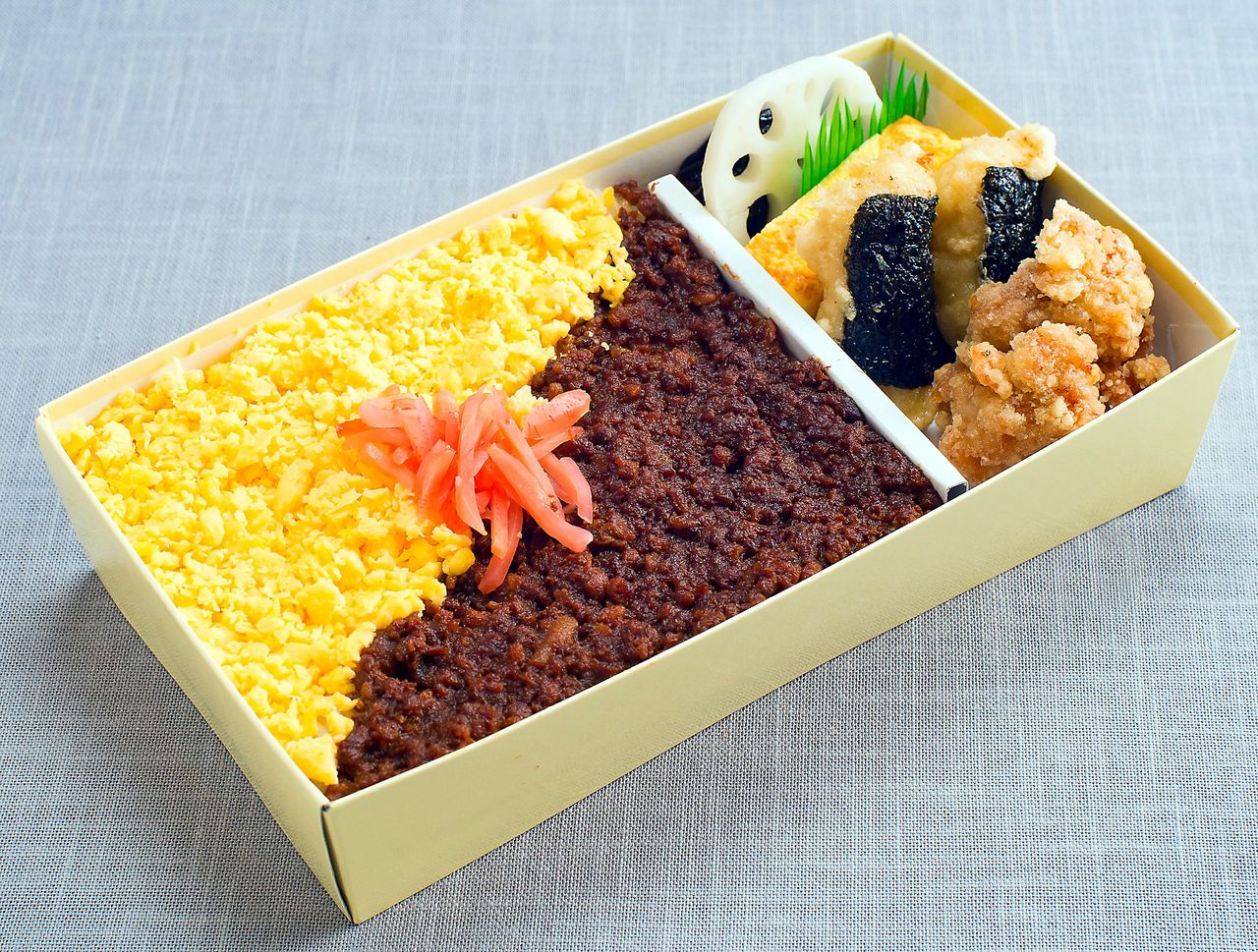 とり弁当B