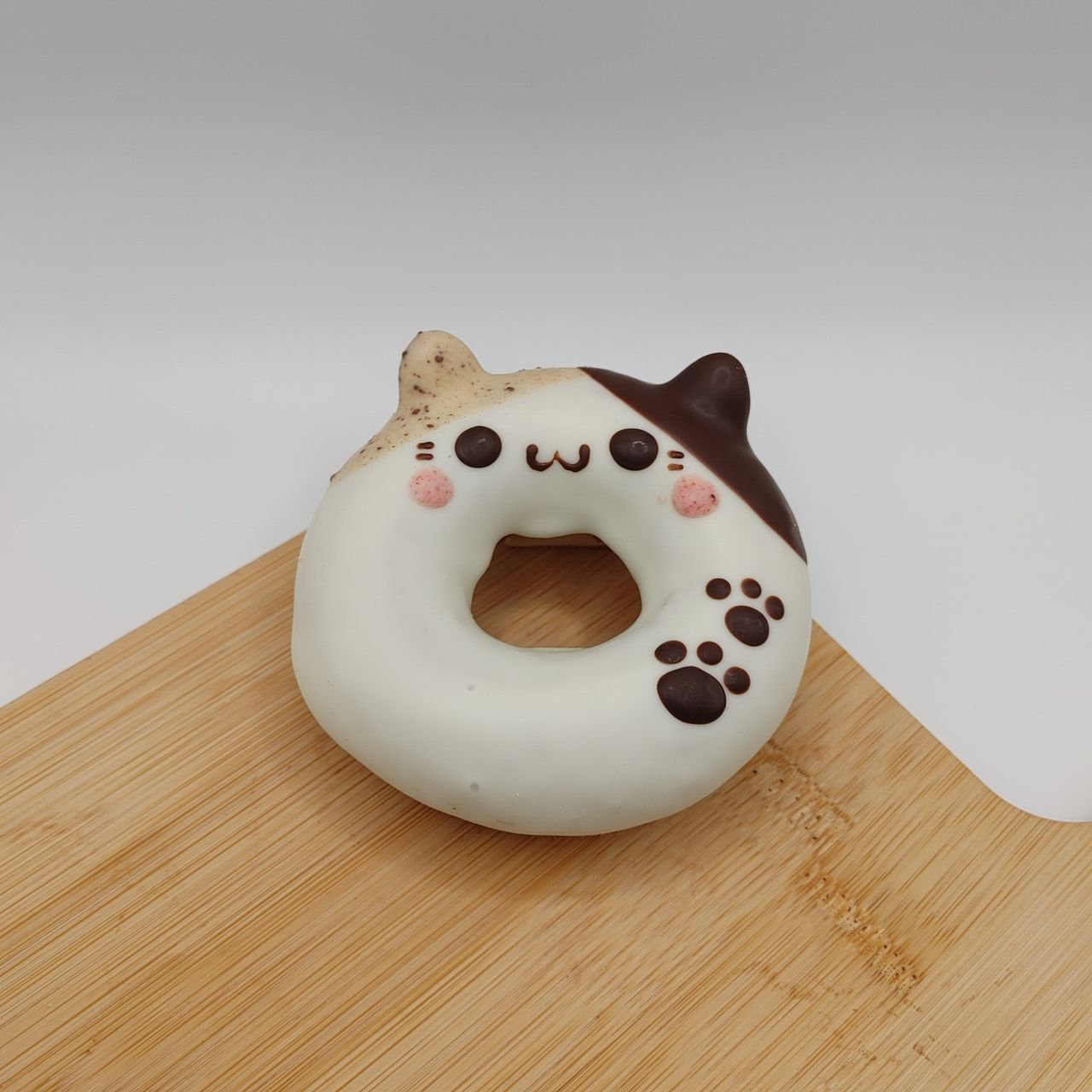 ねこの日ドーナツ:はちわれ