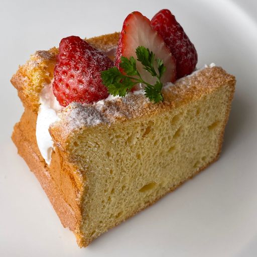 シフォンケーキ【苺純生クリームサンド】