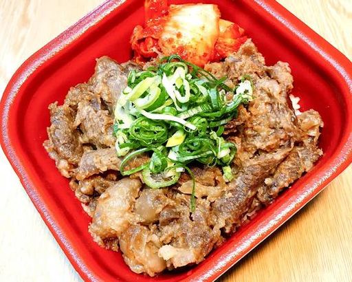 おかんのどて焼き丼 Ground Beef tendon Miso and Mirin Sweet sauce