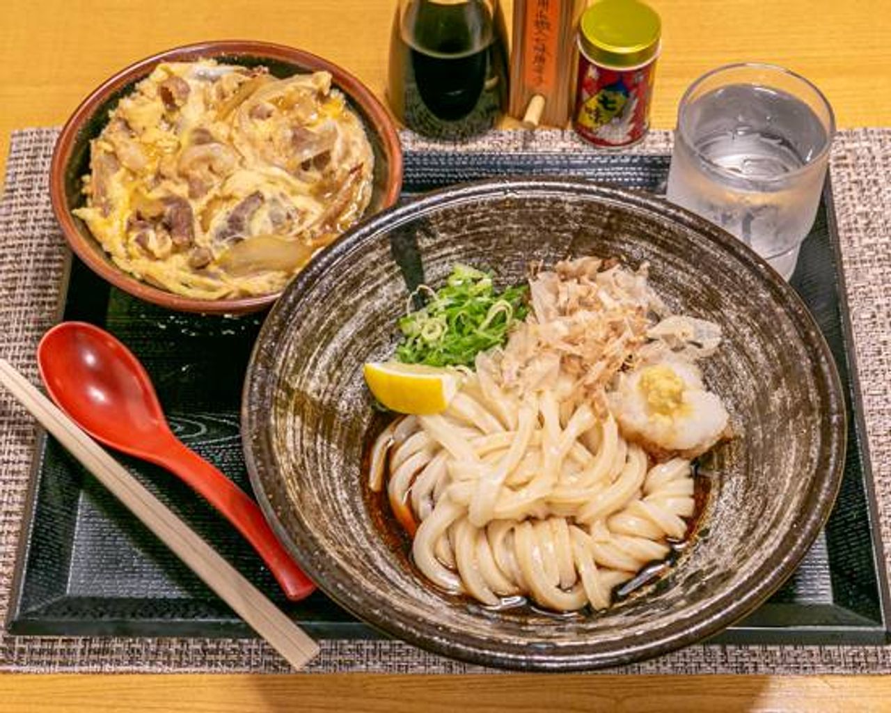牛とじ丼とうどんのセット