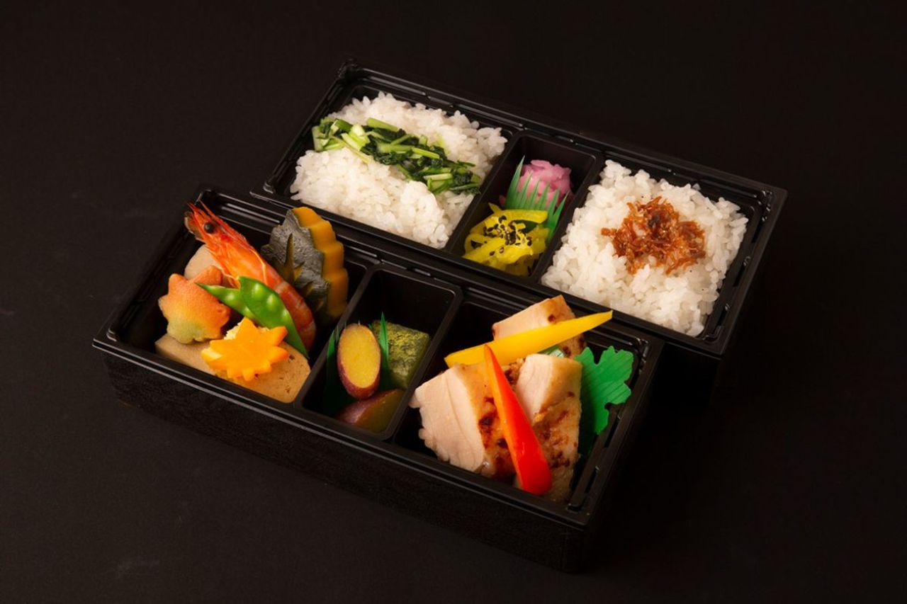 1.鶏西京焼と野菜の煮物のお弁当