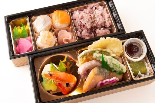 【はなみずき】天ぷらと手まり寿司、紫黒米のお弁当