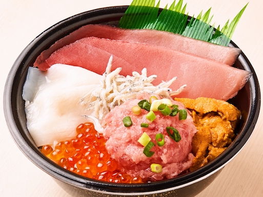 3.漁師丼(fisherman bowl)