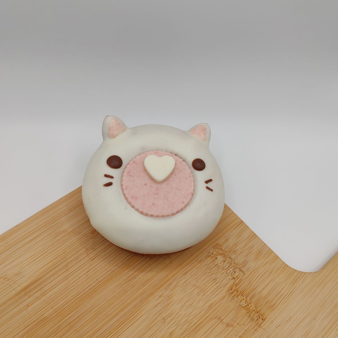 バレンタイン限定:白ねこ