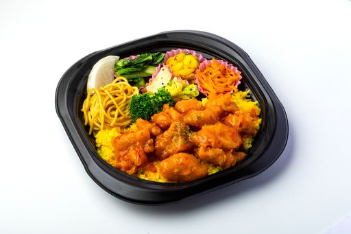 【水曜日限定販売】７種の副菜入りオレンジチキンオーバーライス　ORANGE CHIKEN OVERRICE