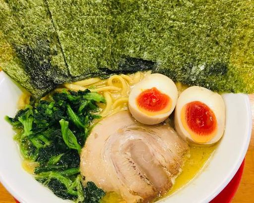 味玉ラーメン、ライス、唐揚げ2個セット Seasoned egg ramen, rice, fried chicken 2 pieces