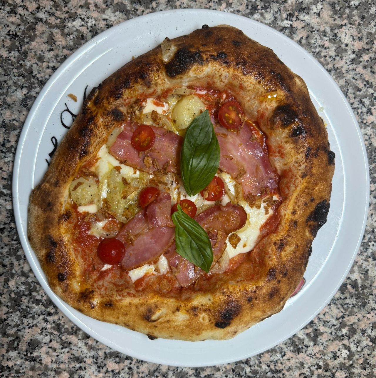 北海道男爵とベーコンのピッツァパターテ（トマトソース）