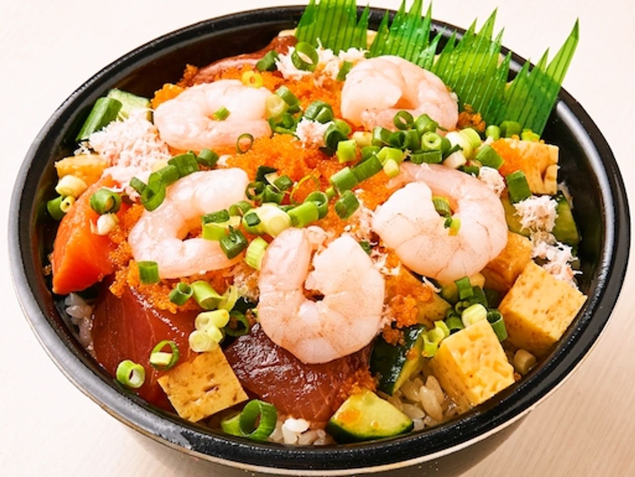 30.漬けバラちらしボイルエビ丼(Pickled rose chirashi boiled shrimp bowl )