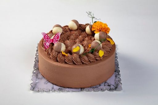 チョコレートクリームのデコレーションケーキ６号サイズ