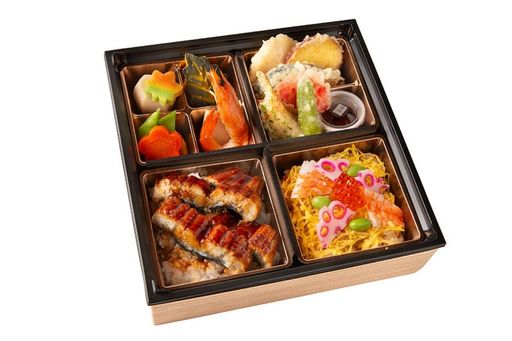 【鶯】うな重と天ぷらの松花堂弁当