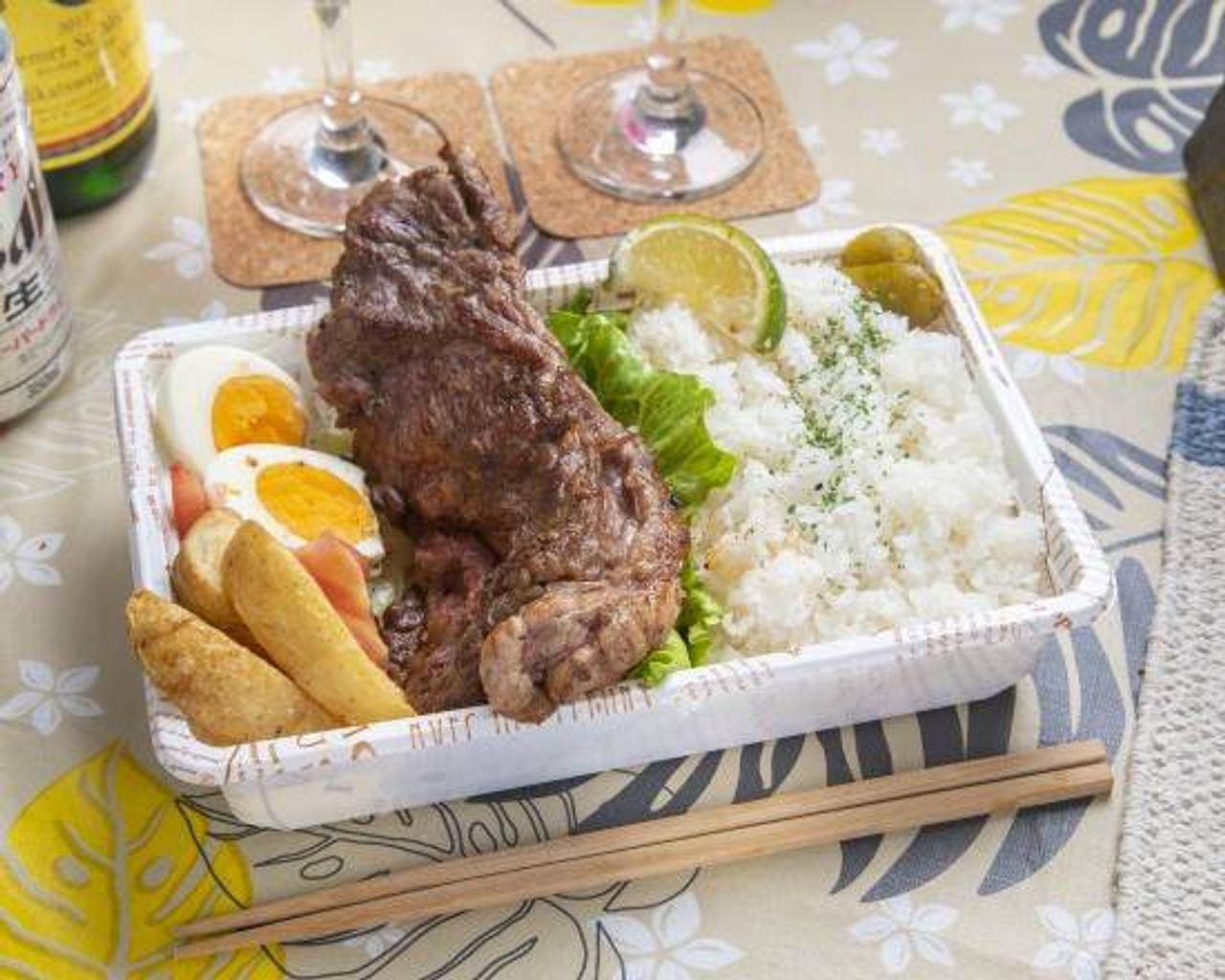 牛若丸の近江牛ステーキ(200g)弁当 Ushiwakamaru's domestic Japanese black beef steak (200g) bento 牛若丸的国产日本黑牛肉牛排（200克）便当