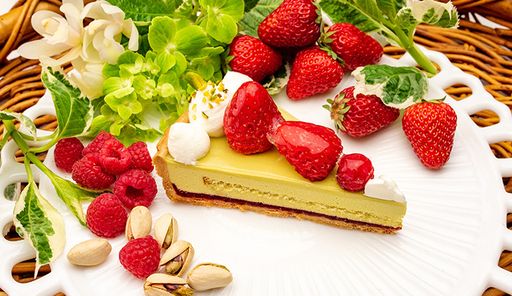 【店舗限定】ピスタチオババロアと甘酸っぱいベリーのタルト (piece)