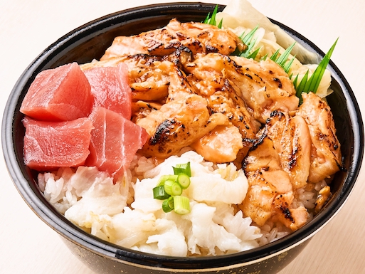 26.焦がしバター醤油サーモン縁側まぐろ丼(Charred butter soy sauce salmon engawa tuna bowl )