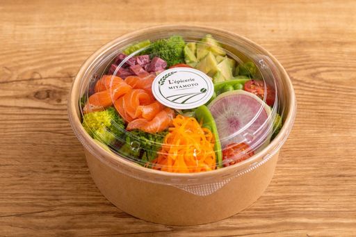 スモークサーモンのサラダボール