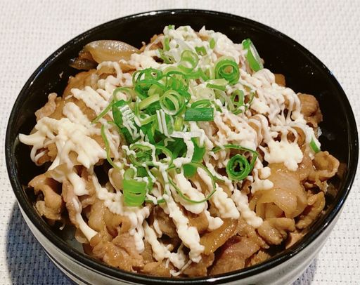 マヨ豚丼（大盛増量無料）