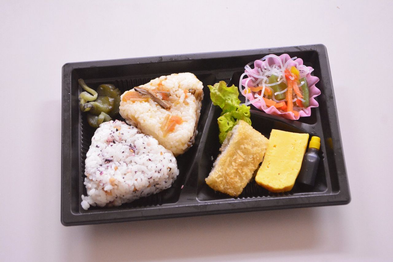 〈139〉五目しそおにぎりの和風弁当
