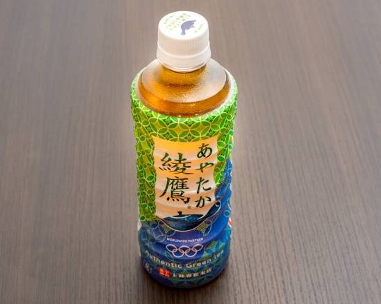お茶ペットボトル