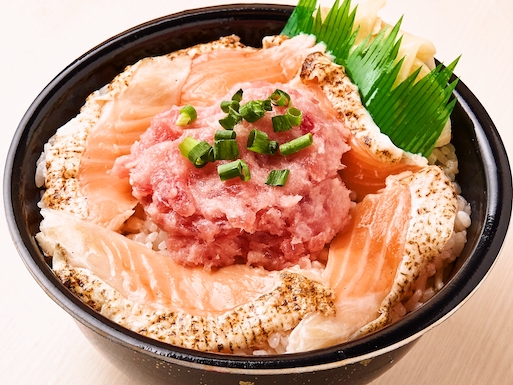 66.焼きハラスねぎとろ丼(Grilled Harasu Negitoro bowl)
