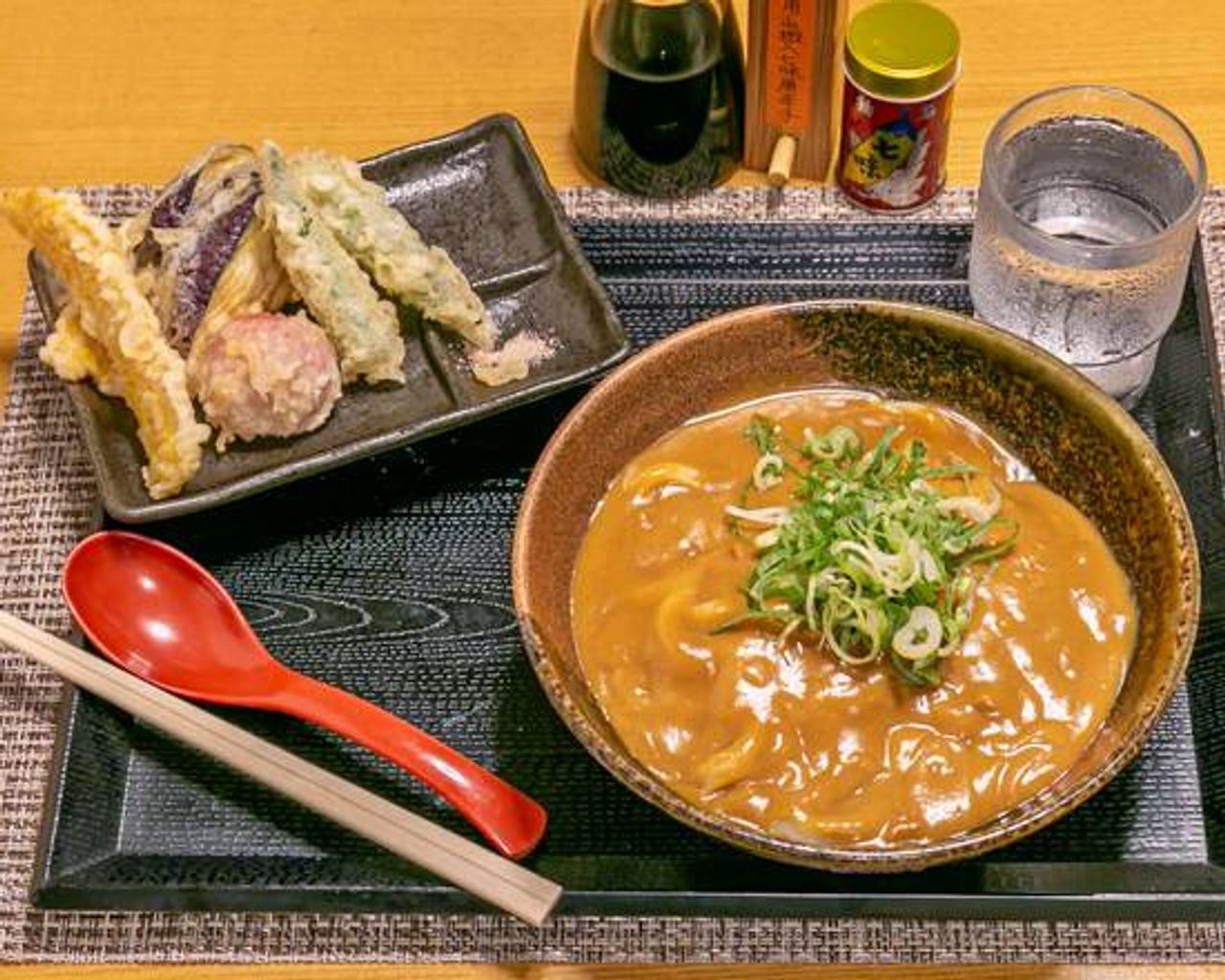 季節の野菜天カレーうどん