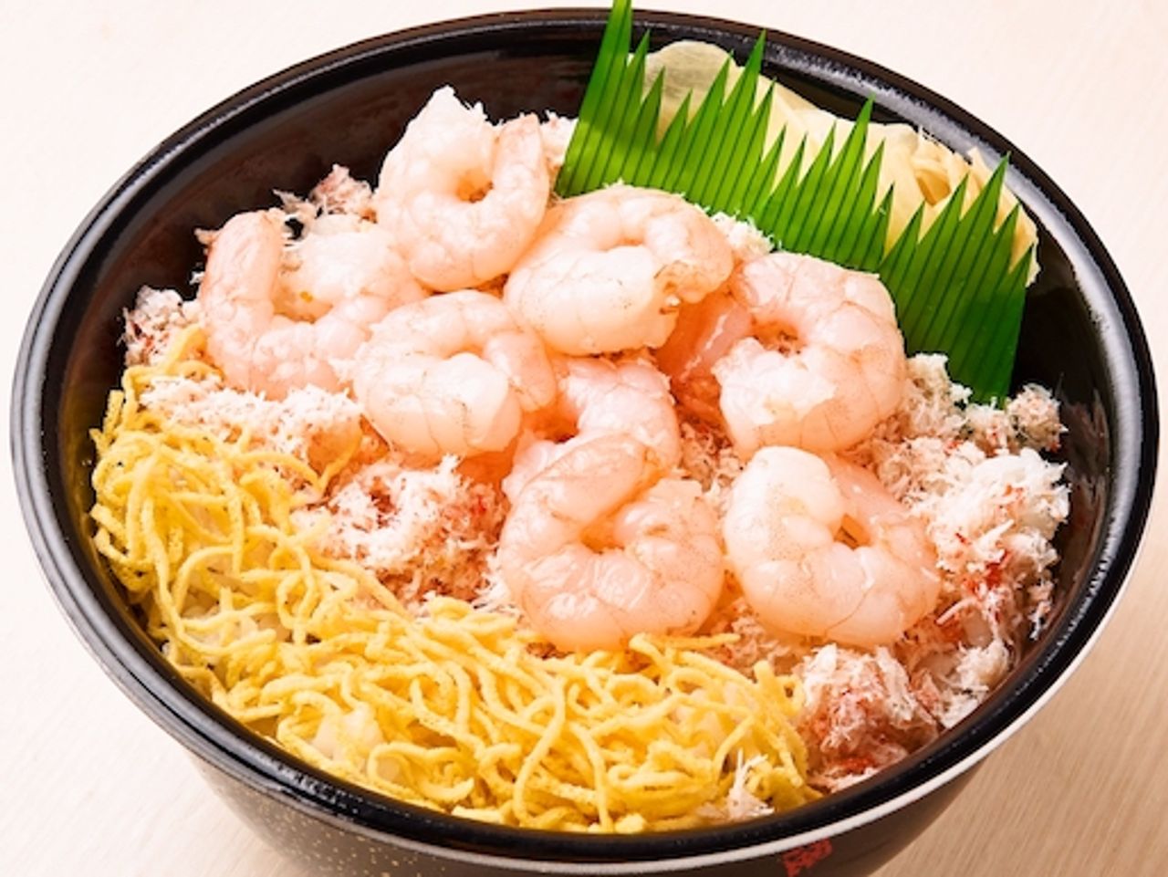 101.カニフレークボイルエビ丼(Crab flake boiled shrimp bowl)